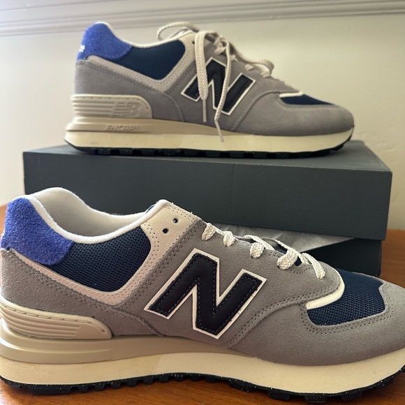 NIB New Balance 574 Men's Navy and Light Gray Sneakers 9.5 - Picture 5 of 6